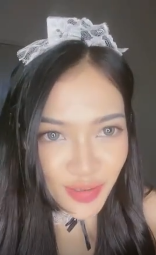 Nonton Film Pertama Kali Lihat Si Manis Live Omek Maid Kostum Terbaru