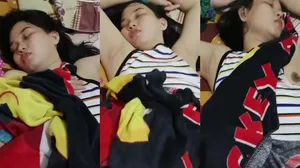 Nonton Film Tetangga Nekat Masuk Rumah Binor Lagi Tidur Terbaru
